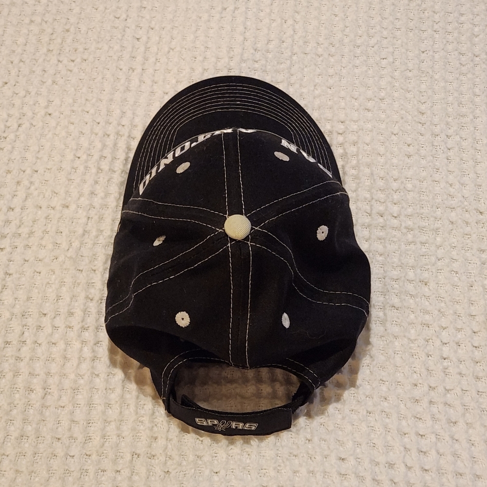 San Antonio Spurs Hat - Picture 2 of 6